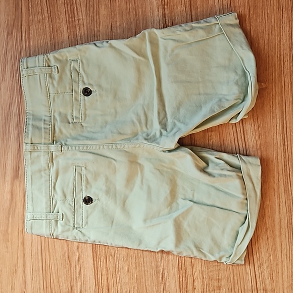 Boys mint green size 10 shorts - Picture 2 of 2